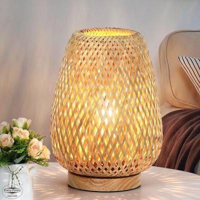 中国 Wholesale hand woven modern zhongshan Table Lamp wood bamboo cordless rechargeable dimming Bedside table lamp 販売のため