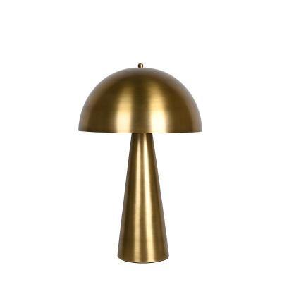 Cina Classic Modern All-steel Semicircle Mushroom Shape Brass Table Light Lampshade Living Room Home Decor Lamp in vendita