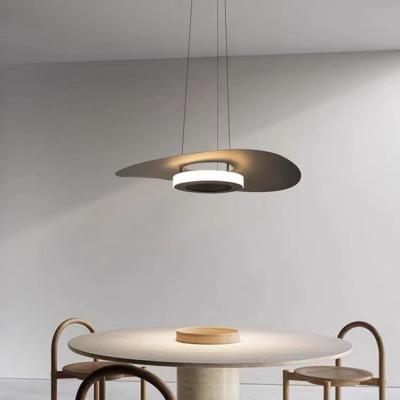 中国 3000k Color Temperature Simple and Art Decoration Flying Saucer Pendant Lamp 販売のため