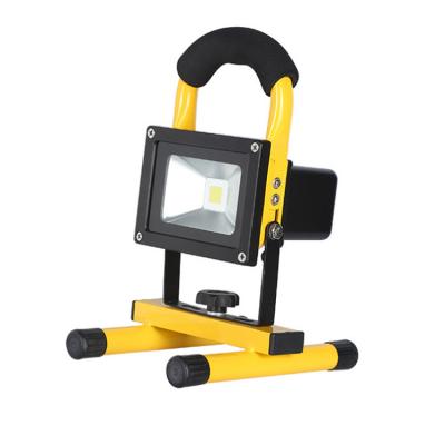 China 10W 20W LED Flood Light Outdoor Spotlight Searchlight Battery Rechargeable Floodlight Lamp Luminous Efficiency lm/w 15 for sale