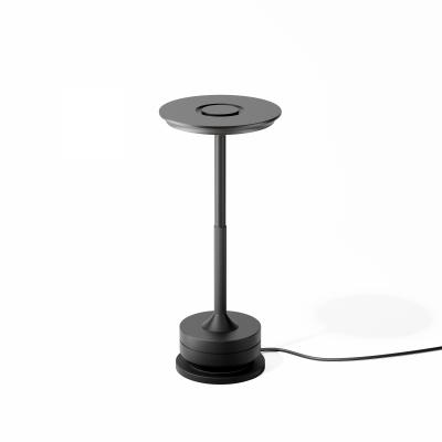 China Hotel Bedroom Decorative Table Lamp with Customized 1Ports / 4 / 8 Wireless Charging Base and NO Free Sample for sale