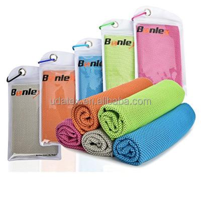 China Custom Logo Color Printing Super Absorbent Sports Cold Towel Gym Cooling Towel à venda