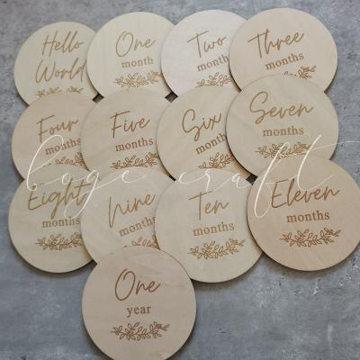 China Wedding Customizable 12 Disc Wooden Milestones Month For Newborn Baby Card Month Photo Booth Props for sale