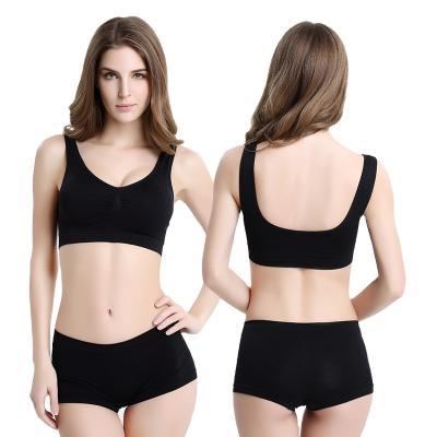 China Seamless Breathable Type Anti Light Mesh Underwear Set Shockproof Running Fit Sports Bra Collection Beauty Vest Shorts for sale