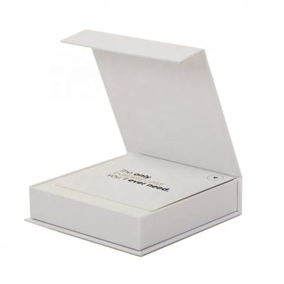 China Recyclable Custom Stylish Credit Card Packaging Boxes / Wholesale Retail Card Holder Gift Card Box for sale