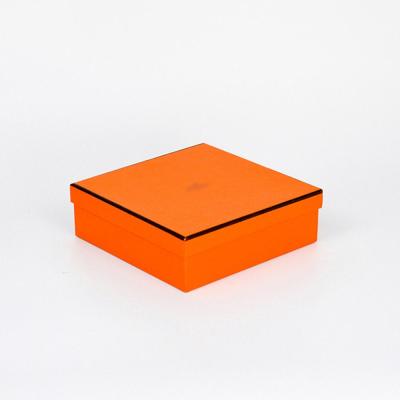 China Logo Cardboard Paper Shoe/Recyclable Wholesale Custom Clothes/T-shirt Packaging Gift Box For Sale for sale