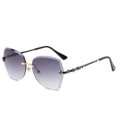 China Fashion Sunglasses Good Quality Best Selling Metal Material Women Sunglass For Shade for sale