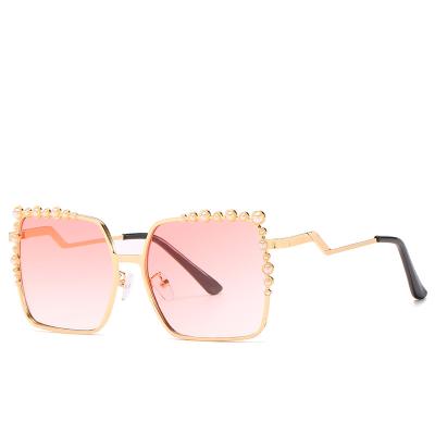 China European and America large frame new fashion sunglasses custom border sunglasses 8983 ocean pearl women sunglasses for sale