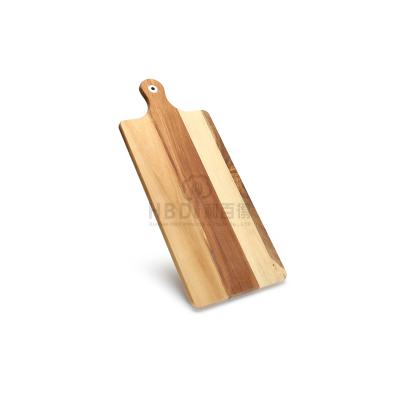 China Traditional Square Friendly Solid Acacia Wood Food Prepare Serving Cutting Board with Handle for sale