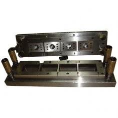 China Customized OEM 718 600*400*300mm Precision Plastic Mould For Transportation IC Card for sale