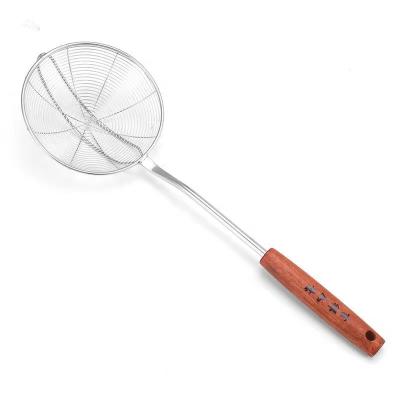 China Sustainable Stainless Steel Skimmer And Colander Strainer With Wooden Handle Noodle Scoop for sale