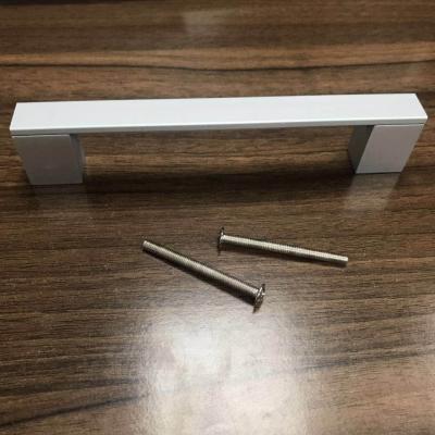 China Aluminium Brushed Kitchen Cabinet Pull Handle With Polishing Finish for sale