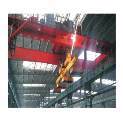 中国 Heavy type roof Overhead Bridge Crane traveling double girder magnet cast price with hook 販売のため