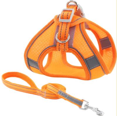 China Pet Harness Set Anti-Breakpoint Dog Leash Reflective Reflective Breathable Harness for sale