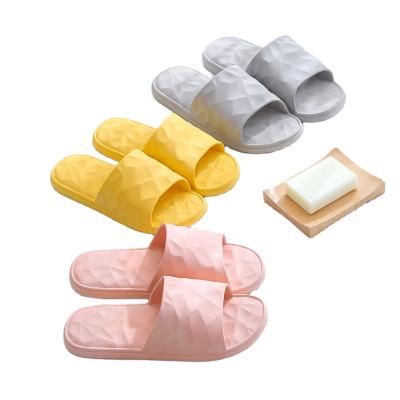 China CUSHIONING 2021 New Comfortable Indoor Slippers With Soft Soles Non Slip Bathroom Slippers For Men And Women for sale