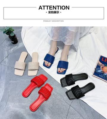 China Summer Women's Fashion and Beach Trend Hot Sale Fashion Spring Flat Woven Cute Slippers for sale