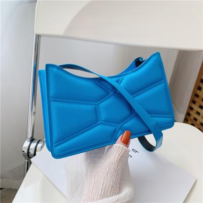 China 2021 fashion newcomers fashion chain handbags shoulder handbags for women purses and armpit cross custom made - body handbag for sale