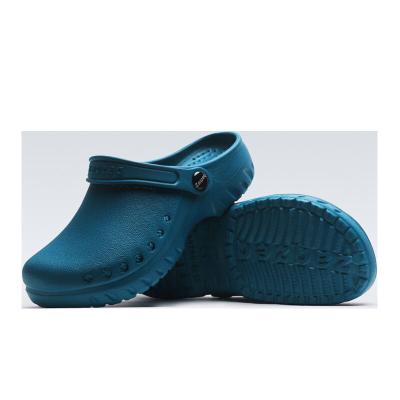 China 2022 Breathable Scrub Shoes Hospital Medical Nurses Shoes Breathable Females Scrub Shoes Nursing Scrub Clogs Lab Clogs For Men for sale