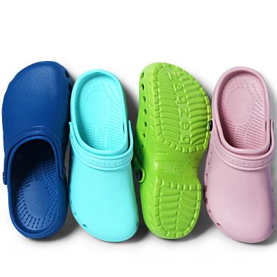 China Breathable Unisex Soft Medical Shoes Wholesale Lightweight Nurse Clog Surgical Shoes Slipper Anti-skid Flat Work Shoes For Hospital Shoes for sale