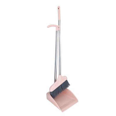 China Factory Direct Sales SAIWEN Wholesale Factory Standing Upright Grabs Field Set Broom and Dustpan Set for sale