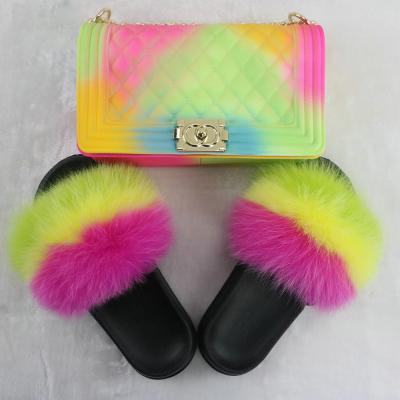 China CUSHIONING Women Diamond Jelly Chain Hot Selling Matching Frosted Ribbed Bag With Fox Fur Fluffy Slippers Sets for sale