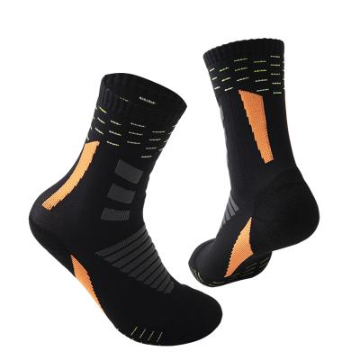 China New Sports Men's Breathable Towel Bottom Boat Hoops Basketball Outdoor Elite Running Short Socks for sale