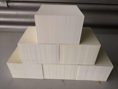 China Euro 4 5 6 Monolithic Honeycomb Catalyst Substrate Support Manufacturing for sale