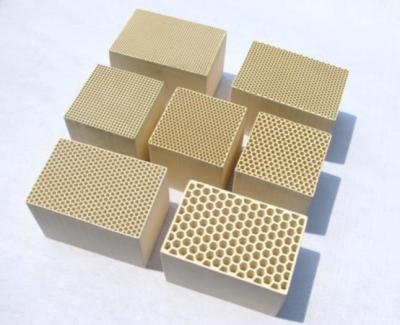 China Air Purification VOC Catalyst Honeycomb Structure High Porosity for sale