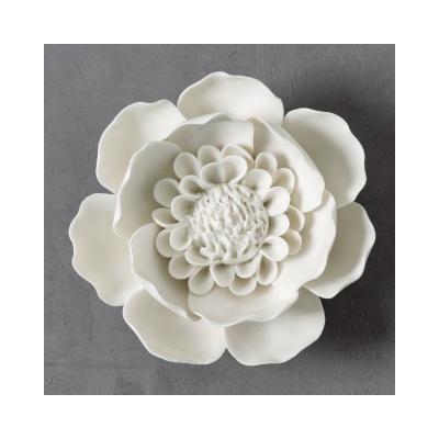 China Hot Selling Flower Design Porcelain White Flower Shape Ceramic Decoration For Wedding for sale