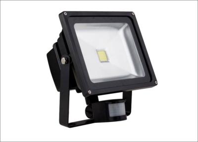 Chine L'approbation élevée 20w de la CE ROHS de lumen imperméabilisent le feu de position de lumières d'inondation de PIR LED à vendre