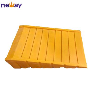 China Transport Goods To Plastic Spill Retaining Pallet Ramp Drum Safe Spill Pallet Storage for sale