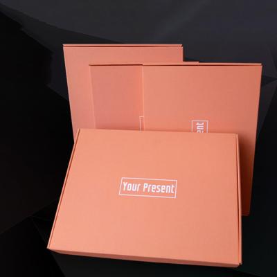 China Kraft Corrugated Mailer Box Clothes Shoes Customized Paper Packaging Box for sale