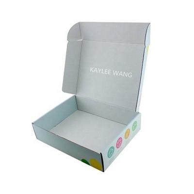 China ODM Duurzaam Karton Plain White Mailer Dozen Kleding Verpakking Voor Hoed Dress Schoenen Te koop