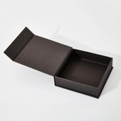 China OEM Luxury Black Magnetic Cardboard Paper Flip Top Packaging Box Gift Box Packaging for sale