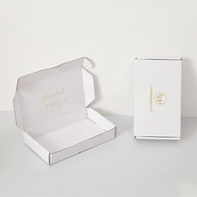 China Custom Logo Corrugated Paper Gift Package Mailer Box White Shipping Paper Boxes for sale