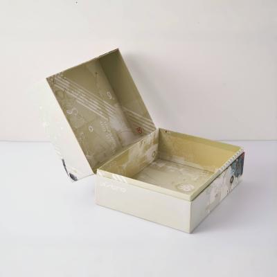 China Eco-Friendly Portable Rigid Paper Storage Gift Box Packaging with Light Weight Design for sale