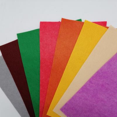 China Viable factory selling competitive price soft hand-feeling polyester needle punch felt 8 colors 20cm*30cm DIY craft felt fabric sheet for sale