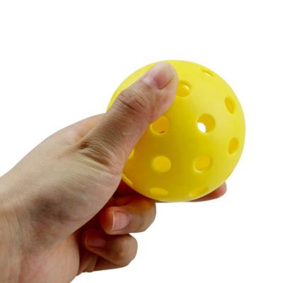 China 40 holes specializing in the production of Pickleball balls 72mm 40 holes Pickleball balls for sale