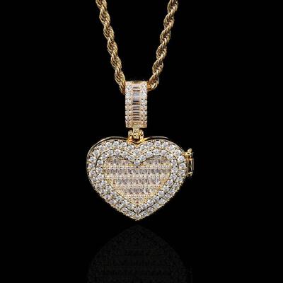 China Fashionable Small Size Heart Open Photo Necklace Custom Picture Frame Pendant Necklace for sale