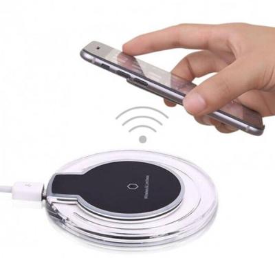 China Mobile Phone Mobile Phone Charger Wireless Desktop Magnetic Wireless Charger for sale