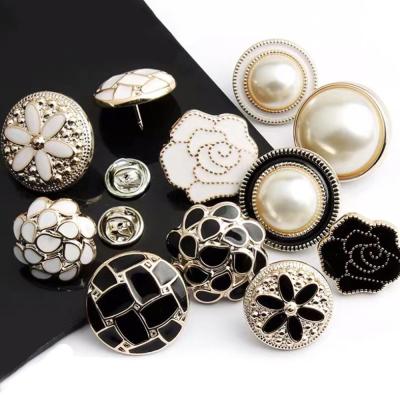 China Anorak Detachable Button Small Metal Buckle Small Metal Buckle Perfume Pearl Decoration Viable Hot Selling Buckle for sale