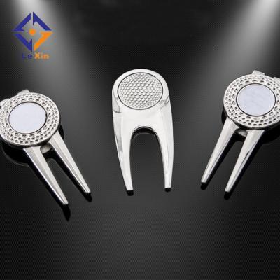 China Fashionable Golf Fork Ball Fork Lawn Repair Digging Tool Accessories for sale