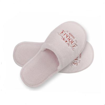 China Anti-Slip/Soft/Breathable Traveling Foldable Slippers For Women And Men With Pocket for sale