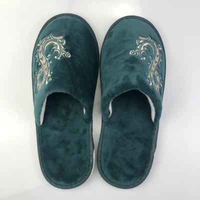 China High Quality Embroidered Super Soft Fabric Antiskid/Soft/Breathable Hotel Bathroom Slippers Bedroom Slippers for sale