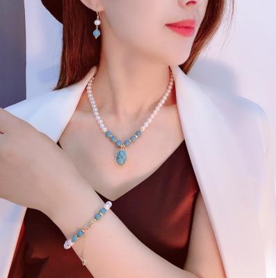 China Graceful Haiyang Pearl Necklace Set Earring Freshwater Pearl Sets Jewelry With Kallaite for sale