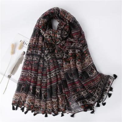 China 2020 Cheap Squishy Scarves And Scarf Luxury Popular Fashion Chiffon Hijab Woman Amazon Shawls for sale