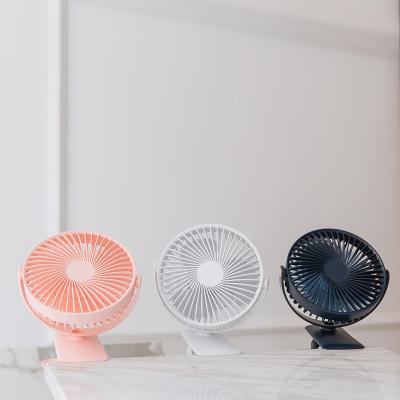 China USB Fan 2000 Mini Fan Outdoor Rechargeable Hotel Small Mah Battery 3 Wind Speed ​​Table Electric Fan Clip for sale