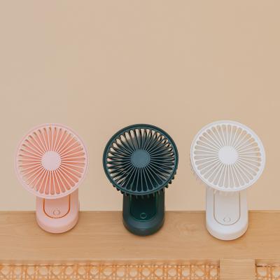 China Portable USB Mini Clip Auto Shake Fan Auto Shake Fan Head Fan New Arrival Desktop Fan for sale