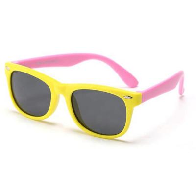 China New fashion plastic sunglasses silicone frame kids sunglasses for sale