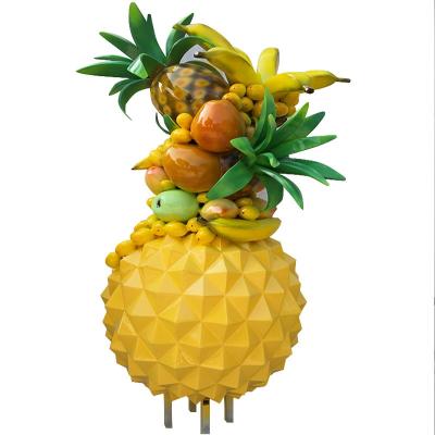 China Outdoor Custom Fiberglass Sculpture / Matte Glossy Giant Pineapple Sculpture for sale